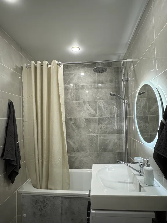 Уютная однушка с новым ремонтом на Клыкова с современной мебелью