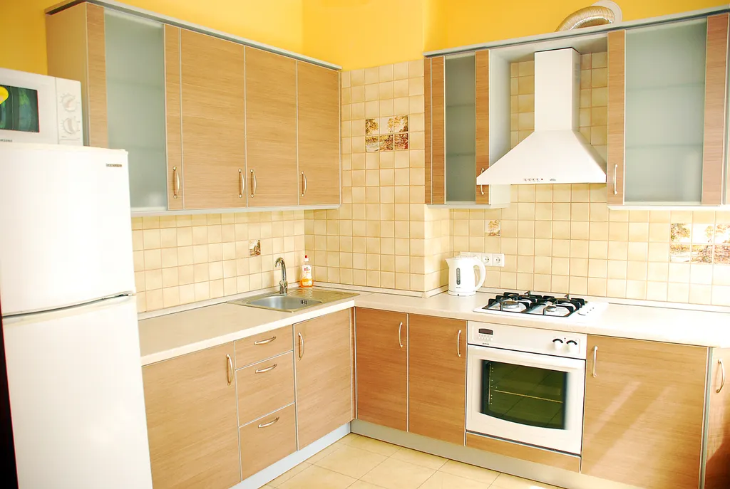 Есть вода, новая кровать. 2комн. По артема