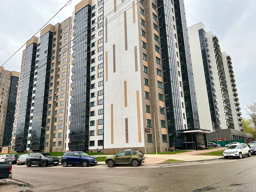 Новая квартира в новом современном доме на высоком этаже
