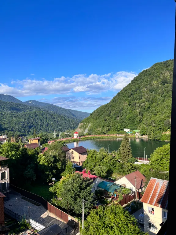 Чудесная квартира с видом на озеро и горы
