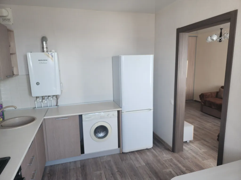 Уютная однокомнатная квартира с видом на озеро рядом с вокзалом