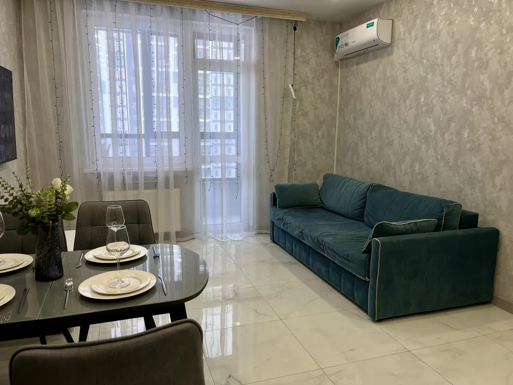 Просторная квартира со стильным интерьером и уютной атмосферой