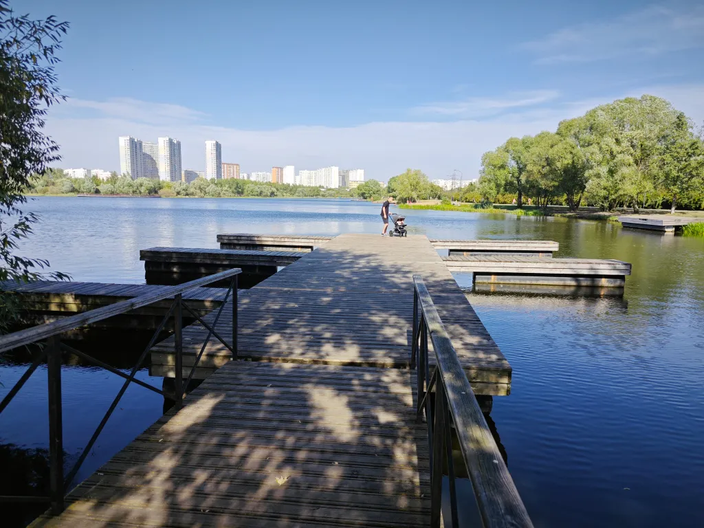 Квартира Квартира Кондо рядом с метро и панорамным видом на парк с прудом — Москва