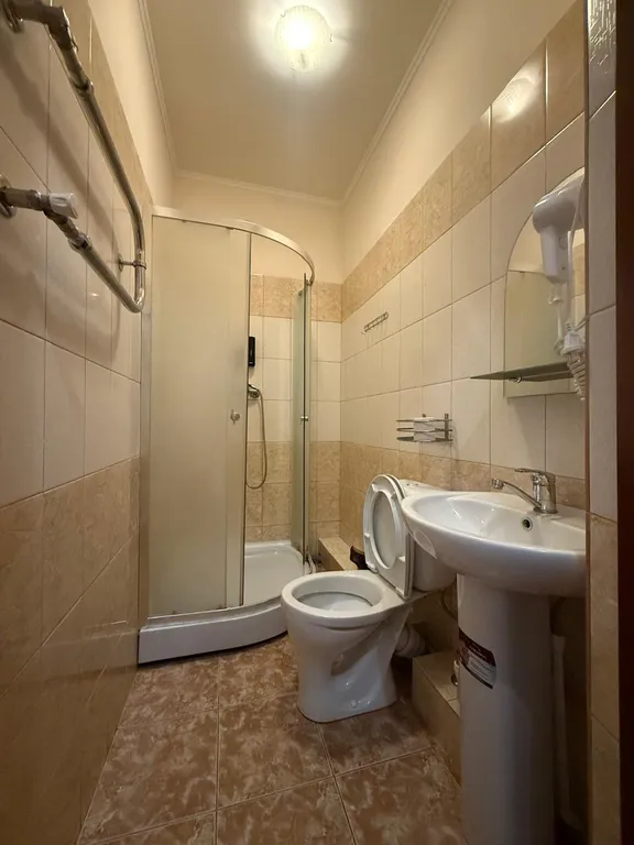 2-местный номер с двухспальной кроватью в Астрахани