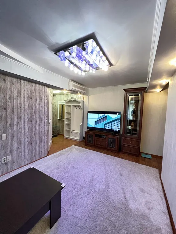 Уникальная трёх комнатная квартира в центре города — аренда посуточно в Бийск