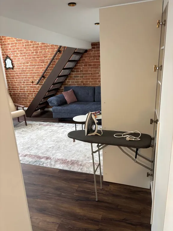 Эксклюзивная двухуровневая 1-комн. квартира с дизайнерским ремонтом