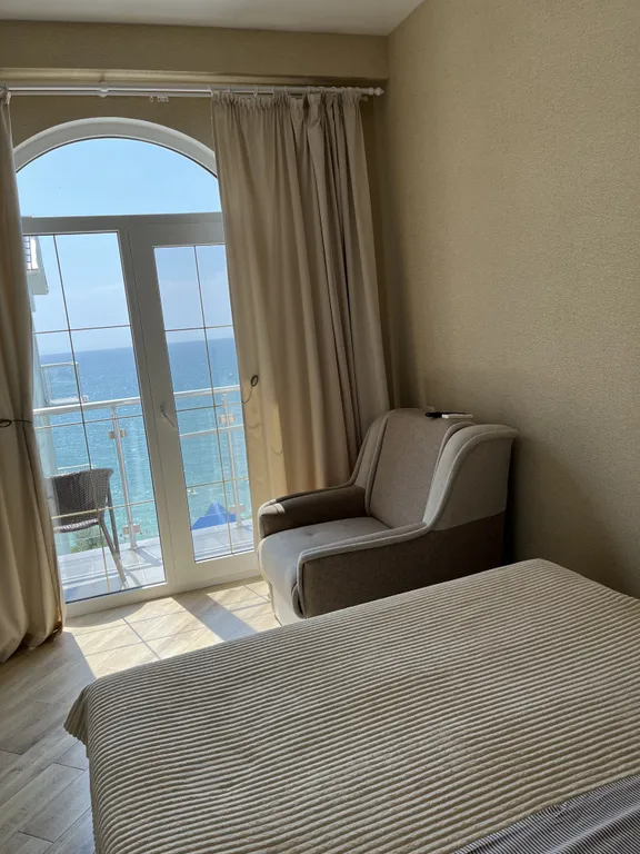 Просыпаемся и засыпаем под шум моря