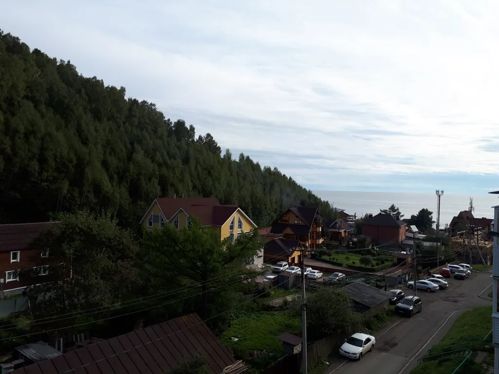 Уютная квартира с видом на Байкал в центре поселка