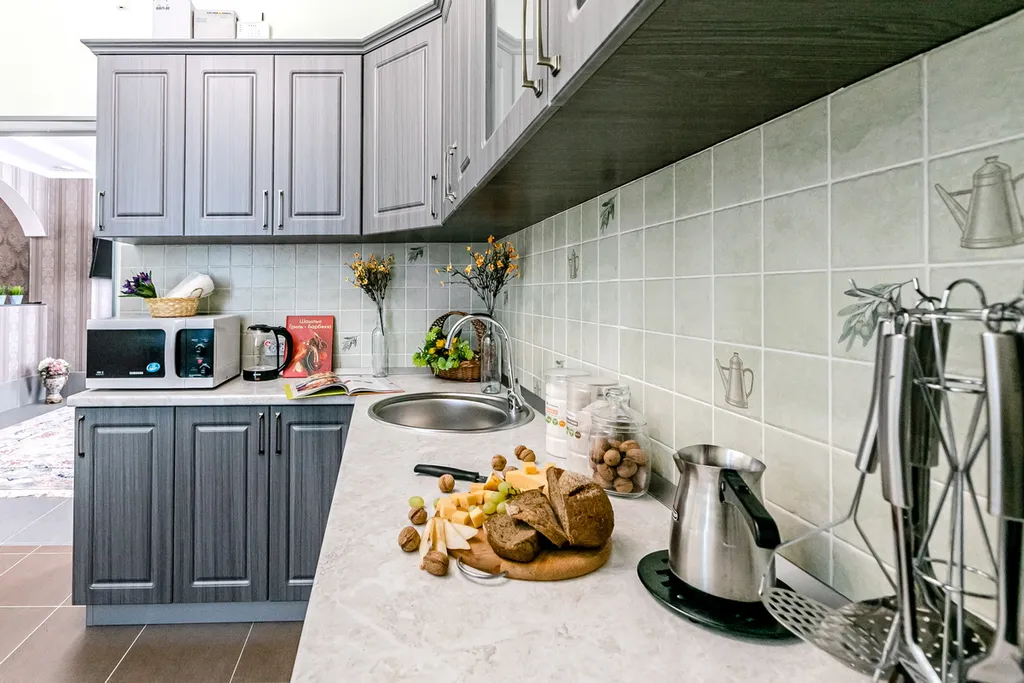 Трёхкомнатная квартира с евроремонтом в новом двухэтажном здании