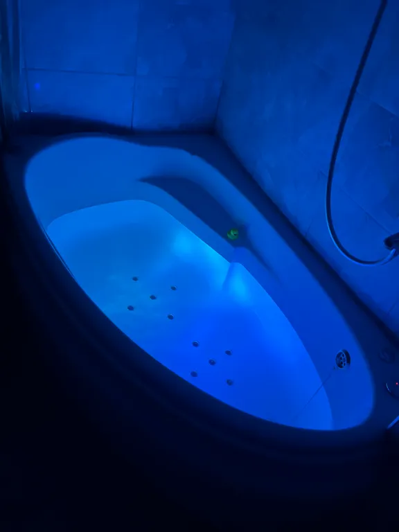 Квартира Квартира Романтичная студия с джакузи и подсветкой в самом центре — Нижний Новгород