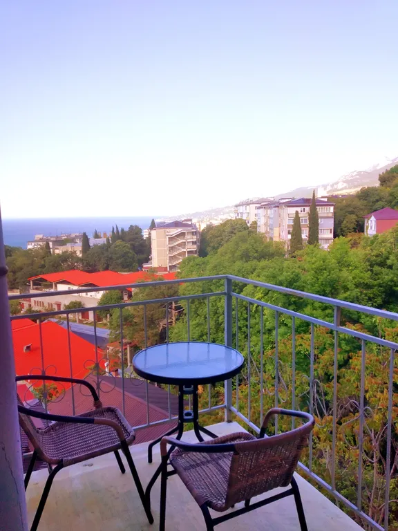 Апартамент с видом на море побережье ЮБК и гору Ай-Петри