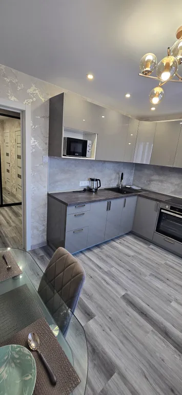 Квартира Новая и светлая двухкомнатная квартира — Хабаровск