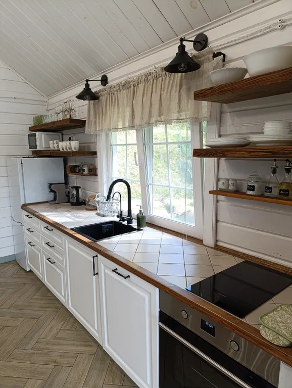 Дом с сауной на берегу реки