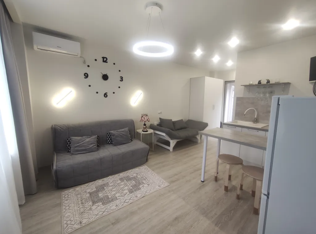 Студия Белый дом у моря