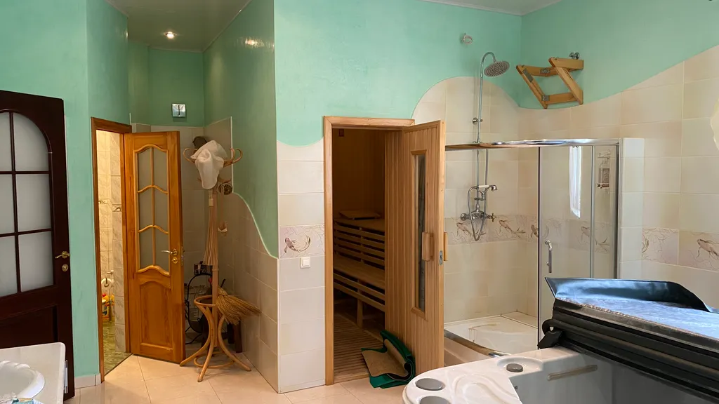 Особняк у моря с баней и бильярдом