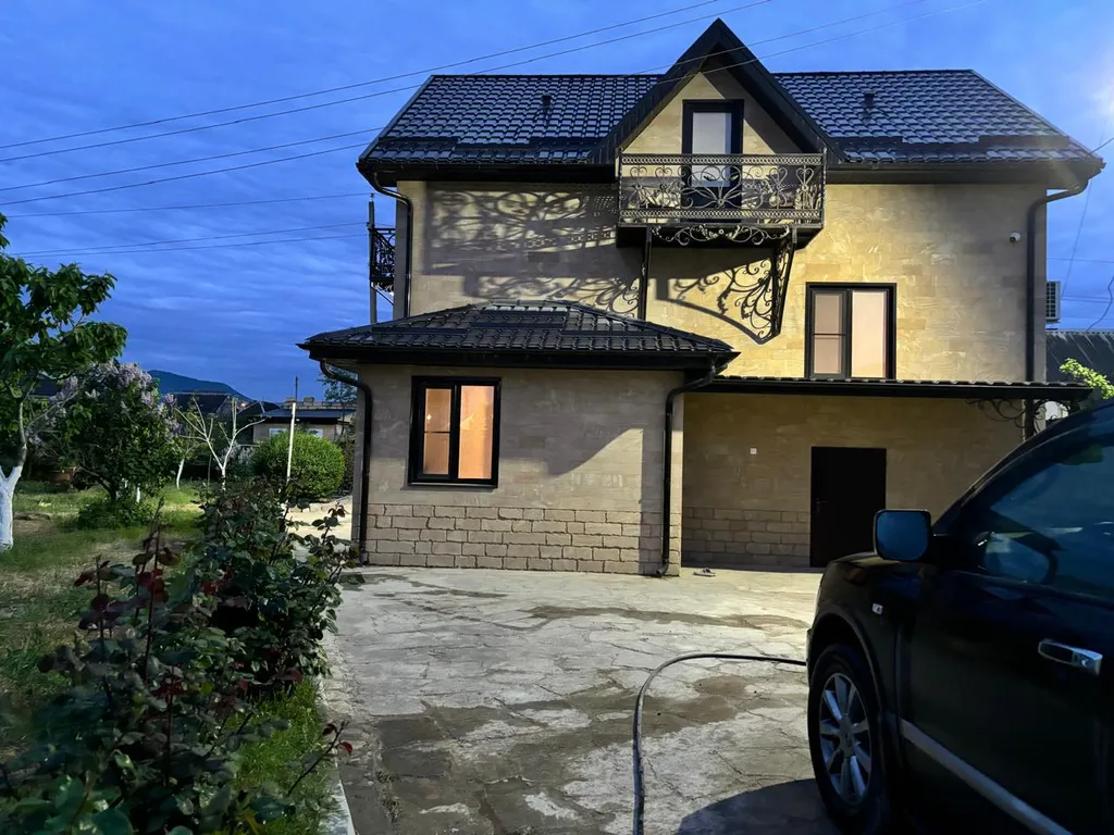 Дом на берегу Каспийского моря