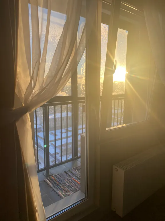 Большая студия в центре на 22 этаже с видом на реку и колесо обозрения