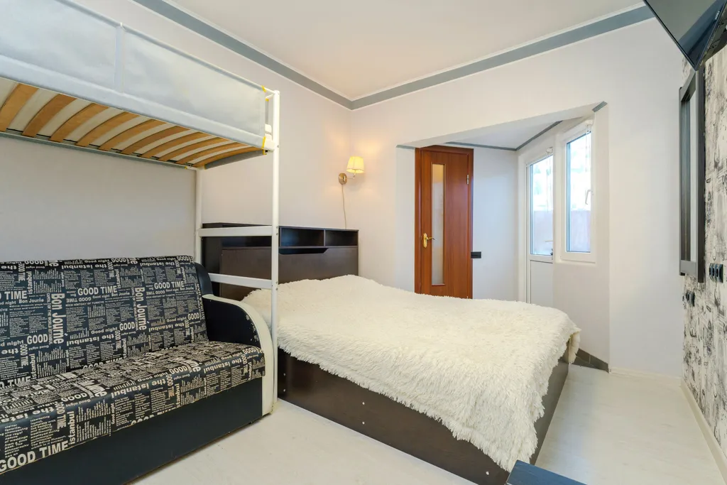 Бюджетный четырёхместный номер "Black & White"