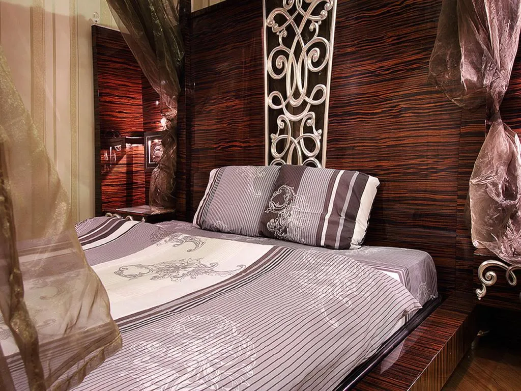 Центр, трёхкомнатные апартаменты у жд вокзала