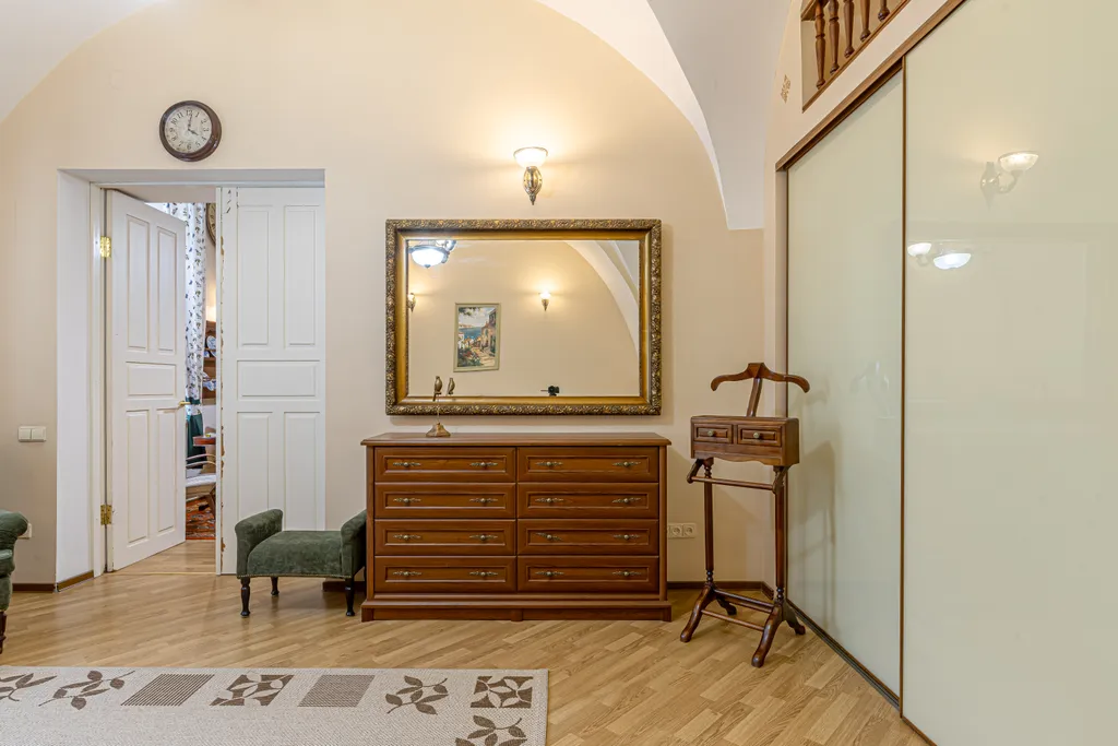 Квартира delux с 4 спальнями и парковкой у Эрмитажа