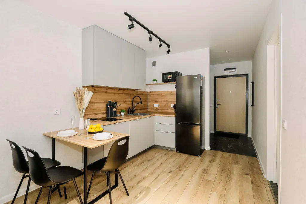 Дизaйнepcкая квартиpа пpемиум-клаccа c бaлкoном