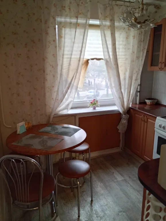 Скромная квартира с изолированными комнатами в центре