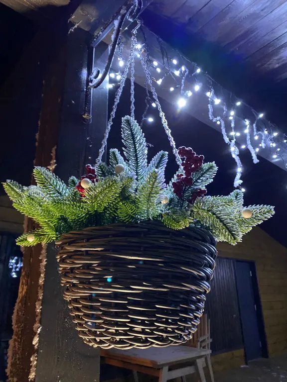 Дом на берегу реки