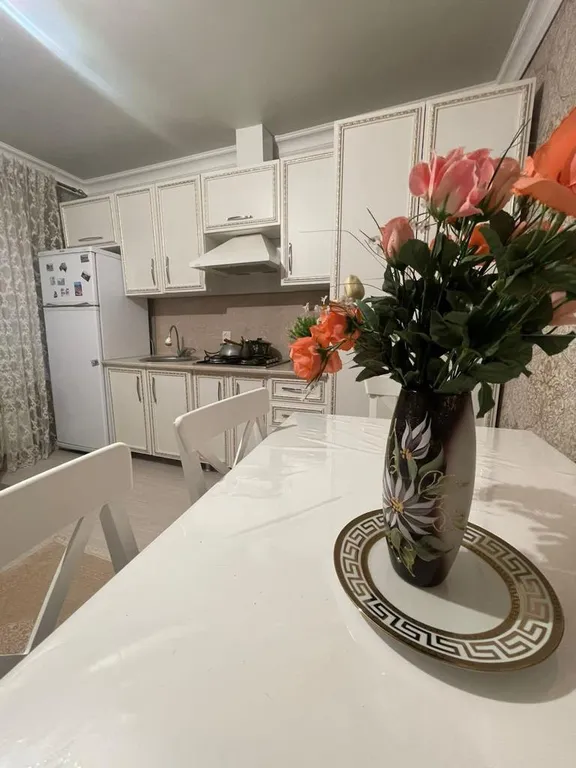 Розовый дом в горах