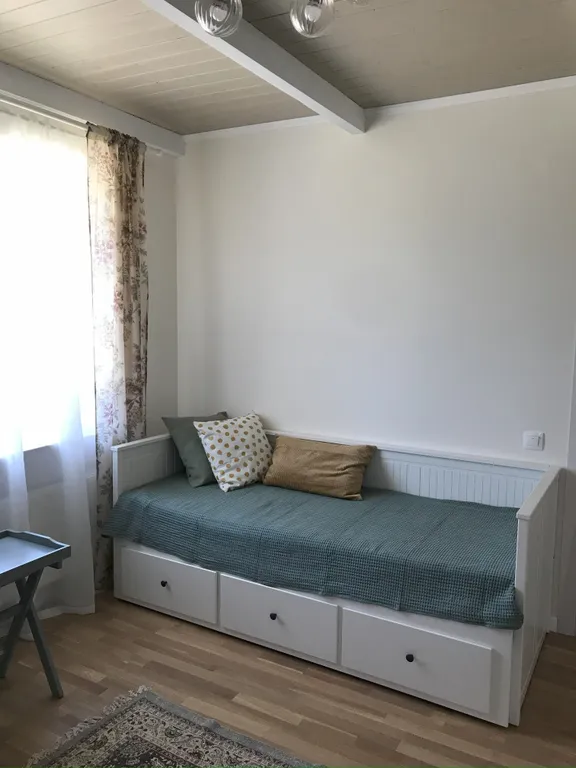 Двухуровневая квартира с 3 спальнями в частном доме