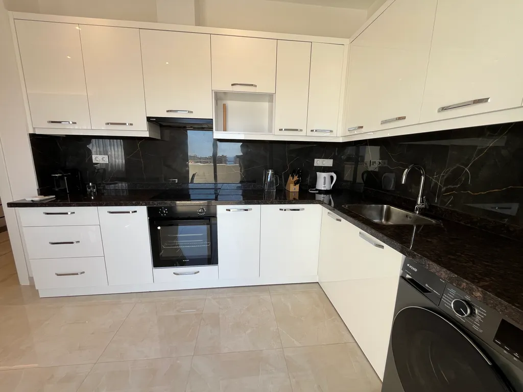 Просторная 2-этажная квартира с видом на море 10 минут от пляжа