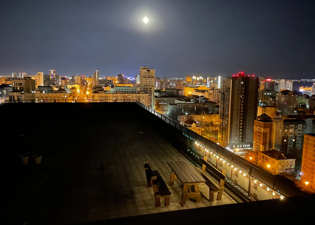 Двухуровневая квартира с террасой для семьи