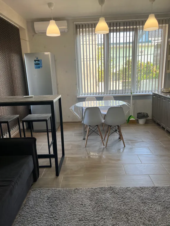 Этаж под ключ двухкомнатный с отдельным входом со своей терассой