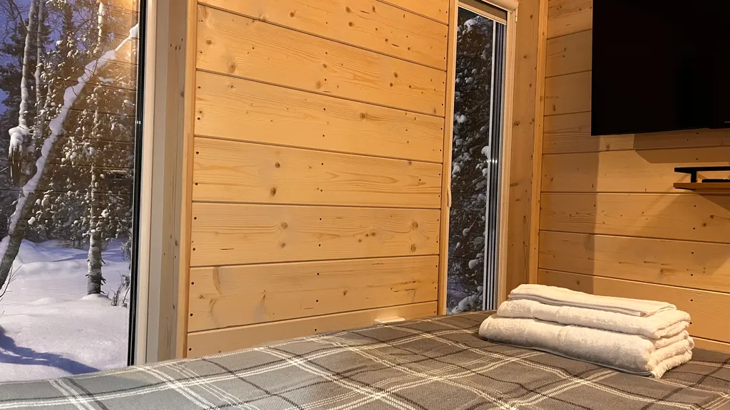 Дом среди леса в 15 минутах езды от города