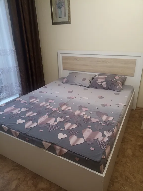 Уютная, светлая квартира — аренда посуточно в Омск