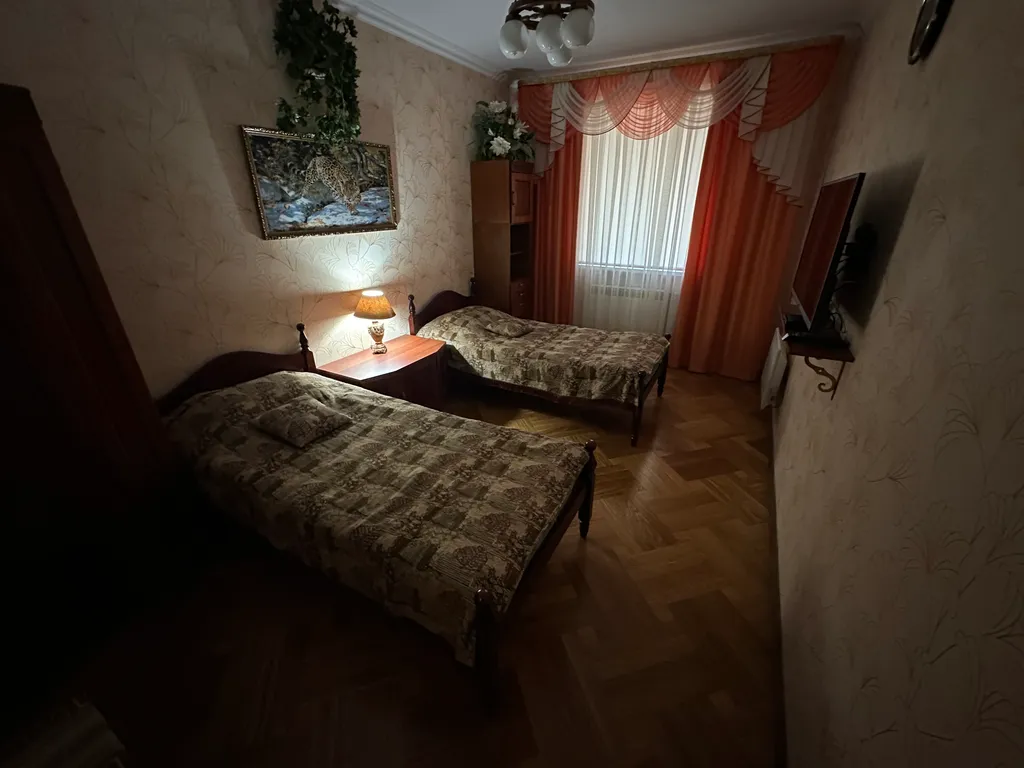 Коттедж 200м2 среди трех озер