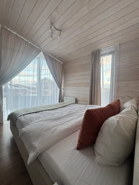 Коттедж Уютный дом на опушке леса с баней и сибирским банным чаном — Москва