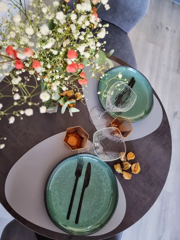 Уютная евродвухкомнатная квартира (СИГР, тц Волна, Ашан).