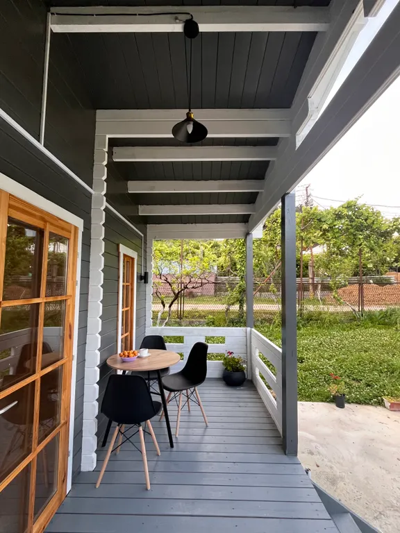 Коттедж Семейный коттедж в саду с видом на горы — Рапица