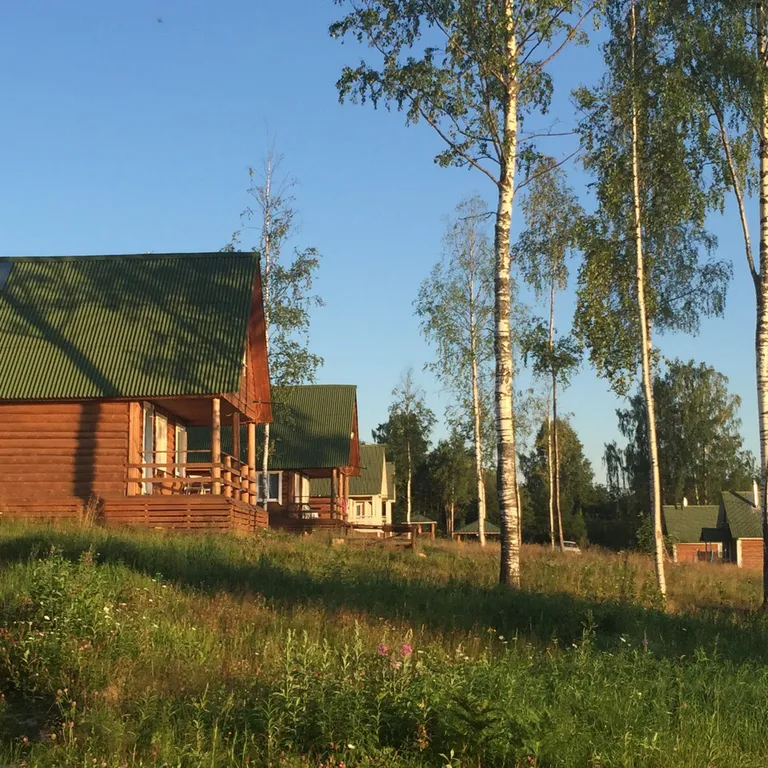 Коттедж Коттедж на берегу озера,рыбалка и отдых всей семьей! — Родионово