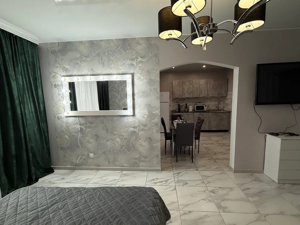 Квартира-студия в центре на 18 этаже