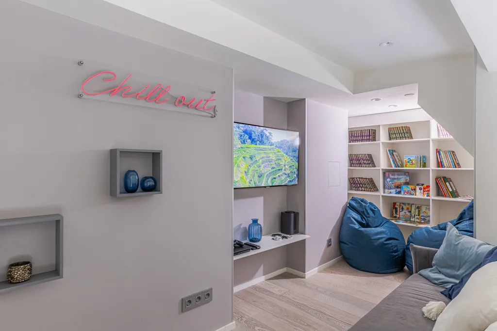 Двухуровневые апартаменты Смарт Хост с проектором и PS4