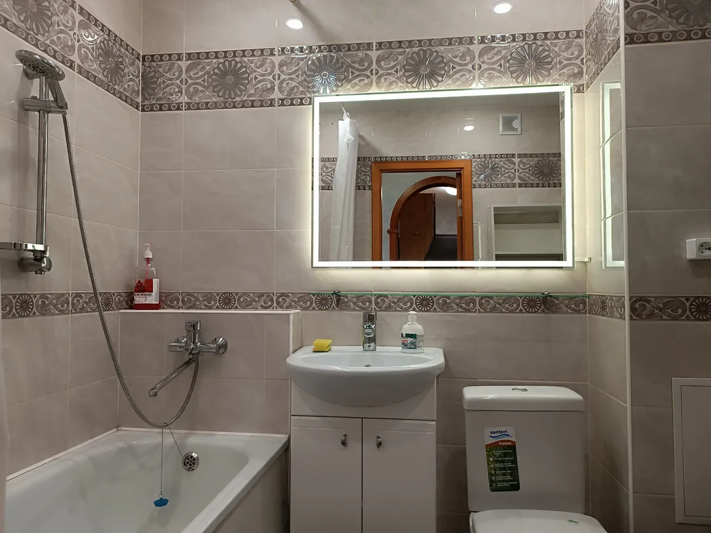 Просторная уютная двухкомнатная квартира с видом на парк