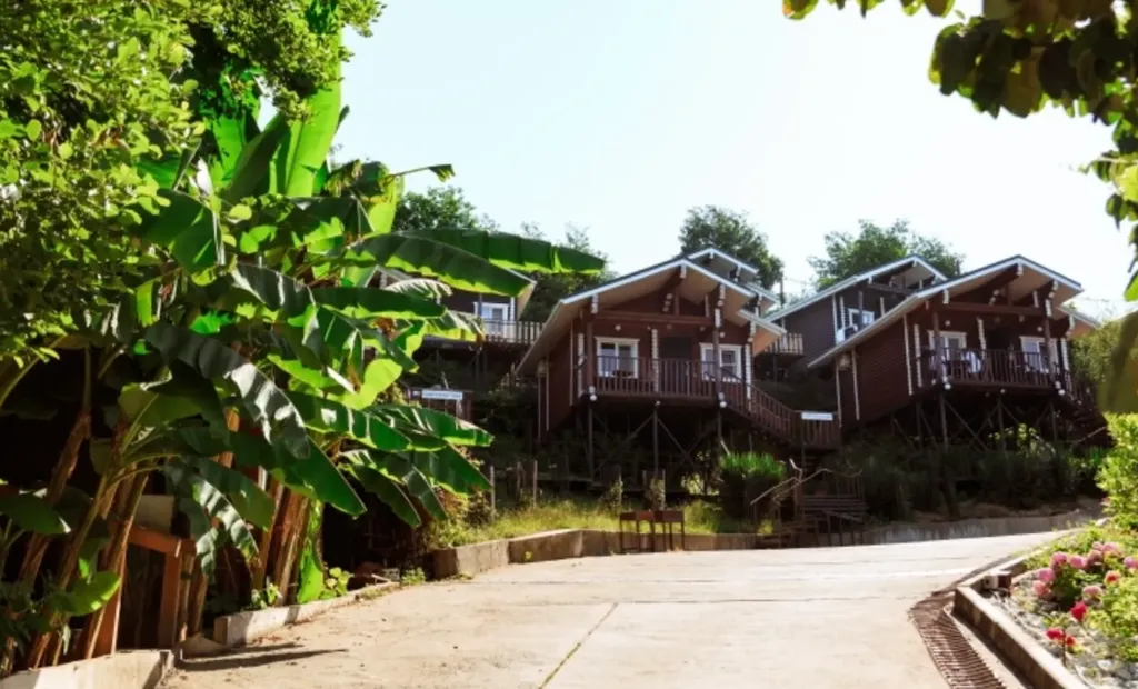 Коттедж на озере