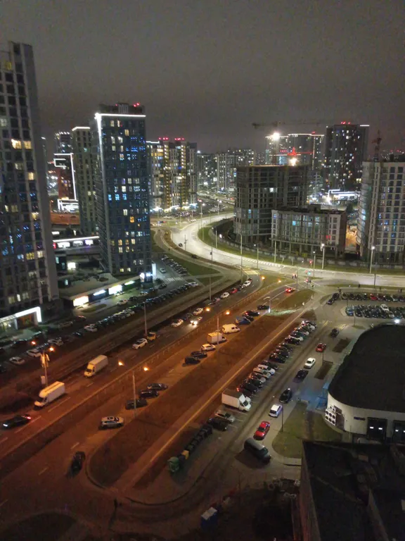 Уютная современная евродвушка с шикарным видом из панорамных окон