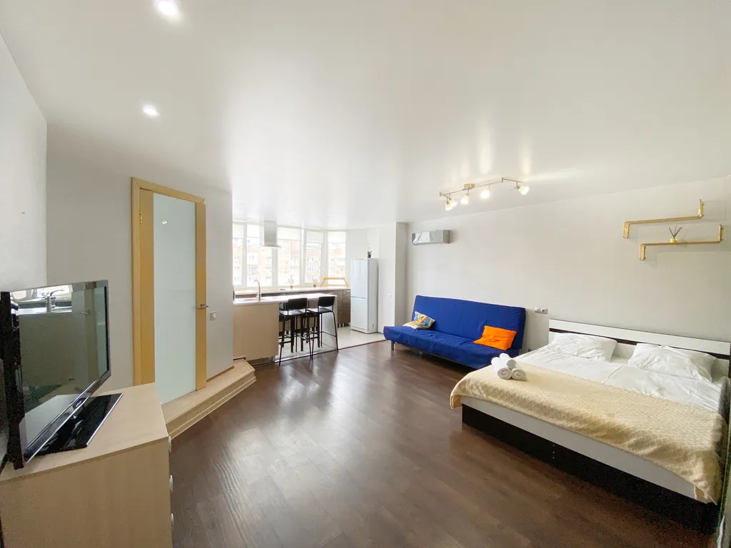 Светлая квартира в ЖК Семерочка — аренда посуточно в Владивосток