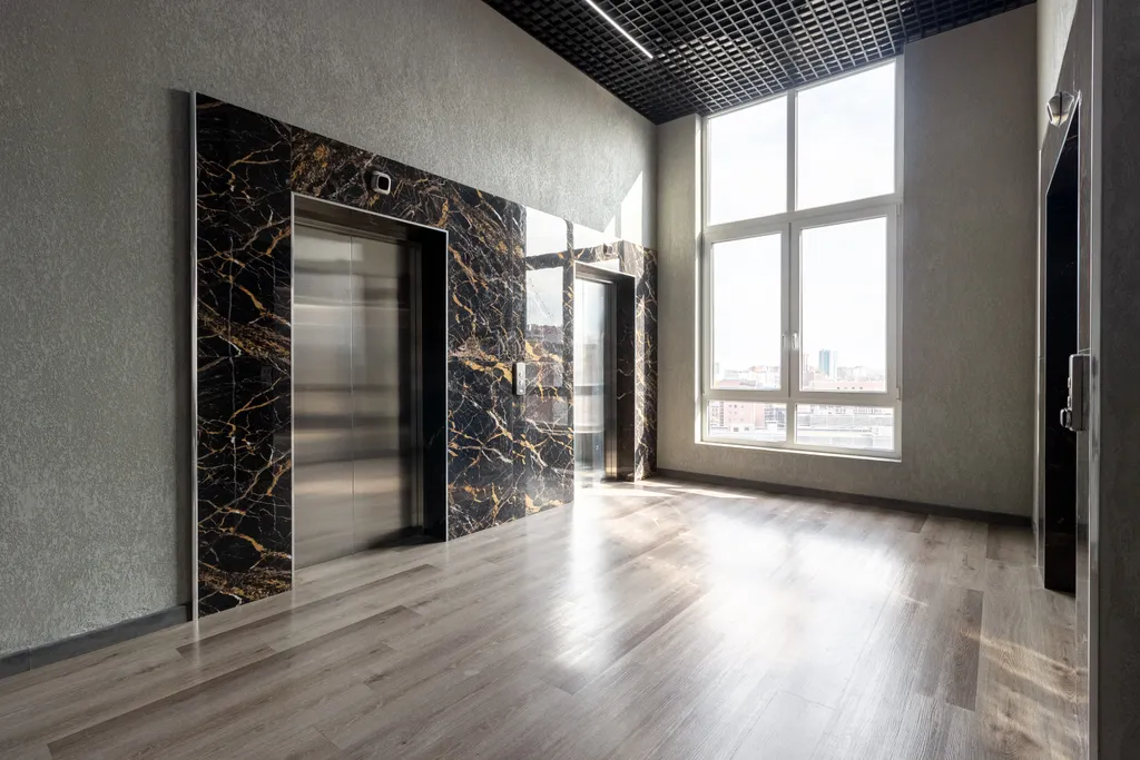 Двухуровневая студия с панорамным видом на город