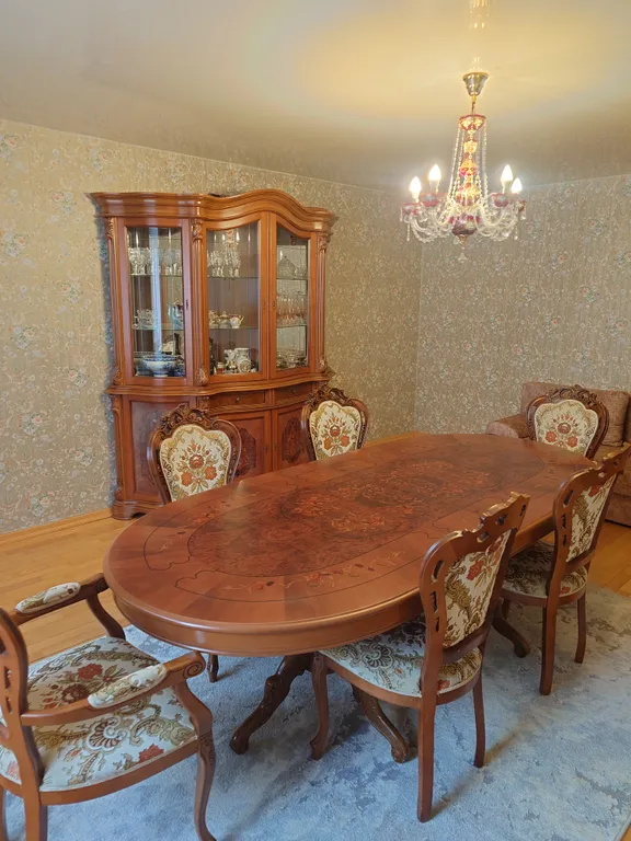 Просторная 4-х комнатная квартира в центре города