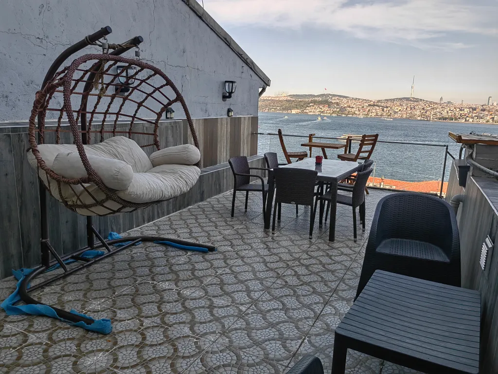 İstanbul boğaz manzaralı teraslı stüdyo daire