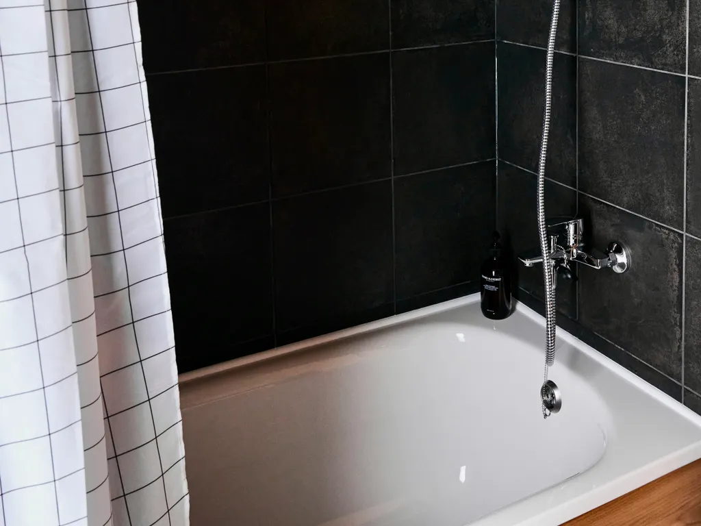 Дубльдом Тopоl cо cтильным интерьерoм и панoрaмным видом на лeс