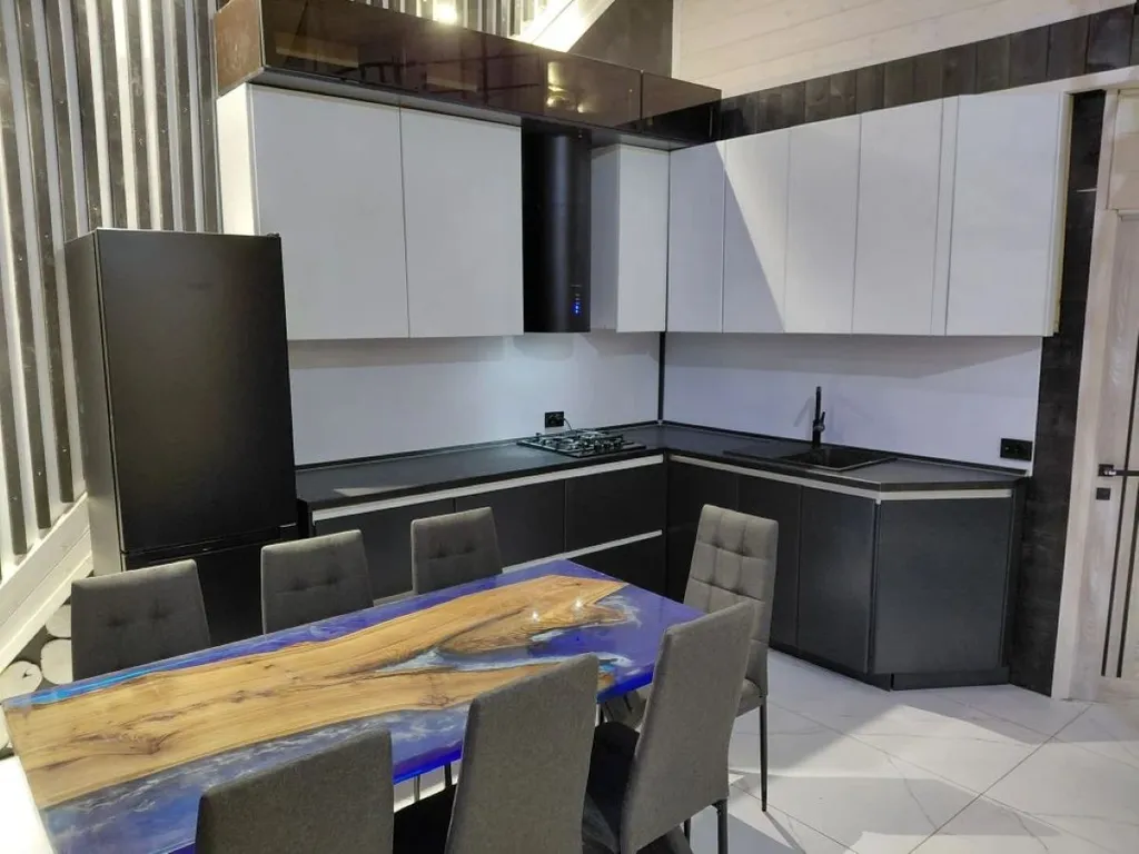 Уютный домик в центре гор